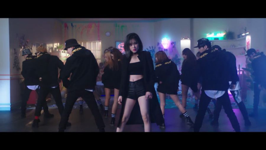 Yezi révèle de simples débuts en solo et de la vidéo musicale pour 