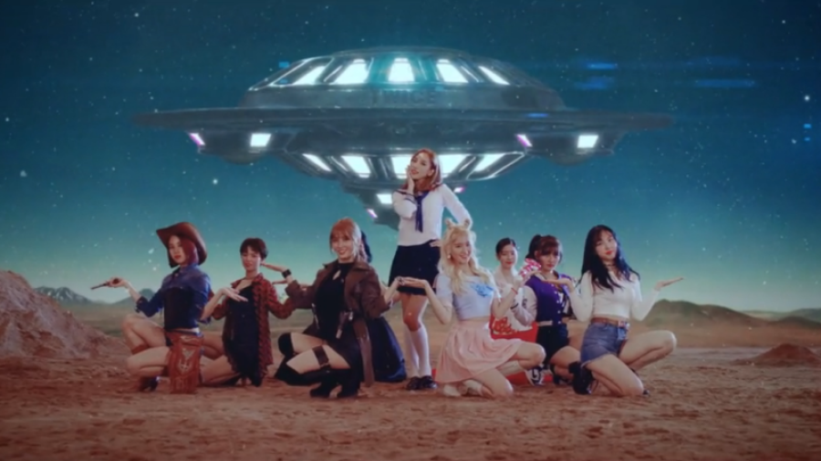 TWICE partage la version cosplay du MV 