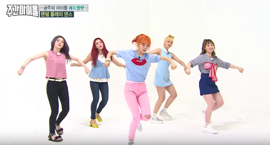 Red Velvet surmonte l'échec dans le vestiaire et plus, pendant sa danse dans 