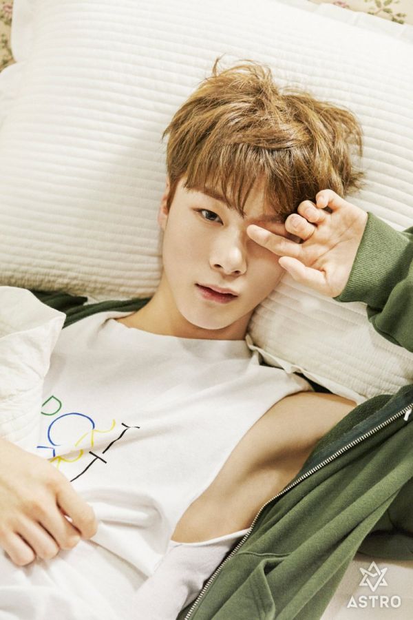 ASTRO Moon Bin