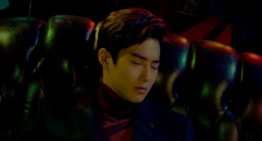 Suho de EXO tient le premier rôle dans sa vidéo de teaser pour son prochain morceau de collaboration SM Station, 