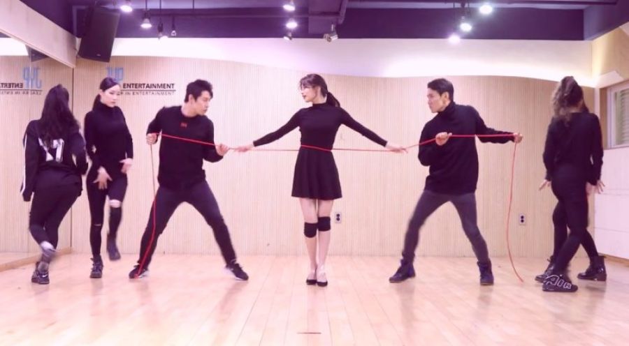 Suzy partage sa vidéo de pratique de danse pour 