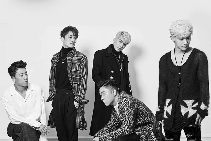 SECHSKIES confirme qu'il publiera de nouvelles musiques à l'occasion de son vingtième anniversaire