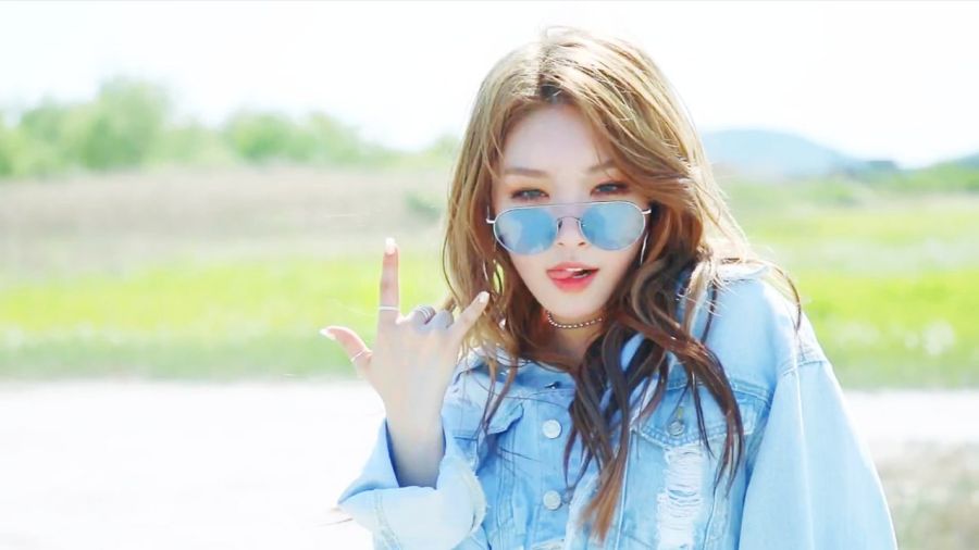 Kim Chungha impressionne même dans le MV 