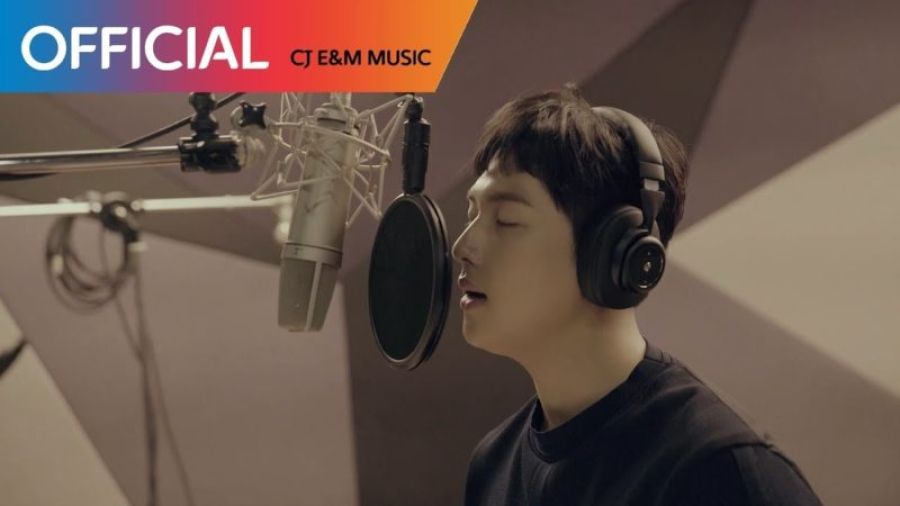 Im Siwan chante tendrement 