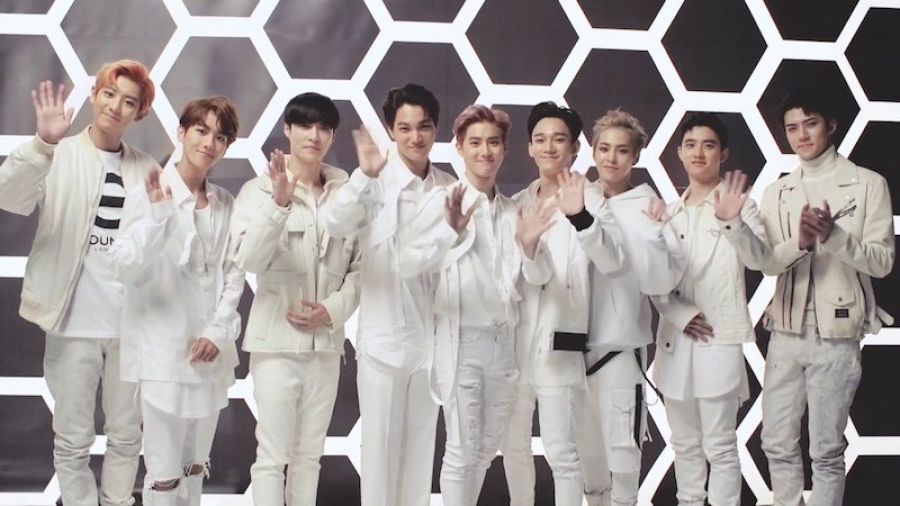 EXO célèbre le troisième anniversaire de ses fans en tant qu'EXO-L