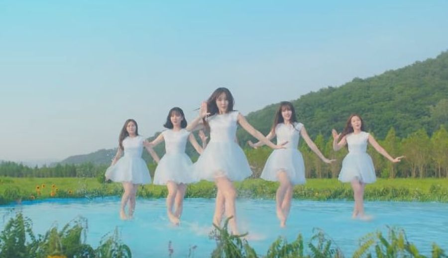 GFRIEND danse magnifiquement dans l'eau pour le MV de 