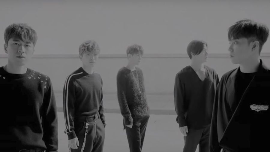 SECHSKIES revient avec un double clip pour les chansons 