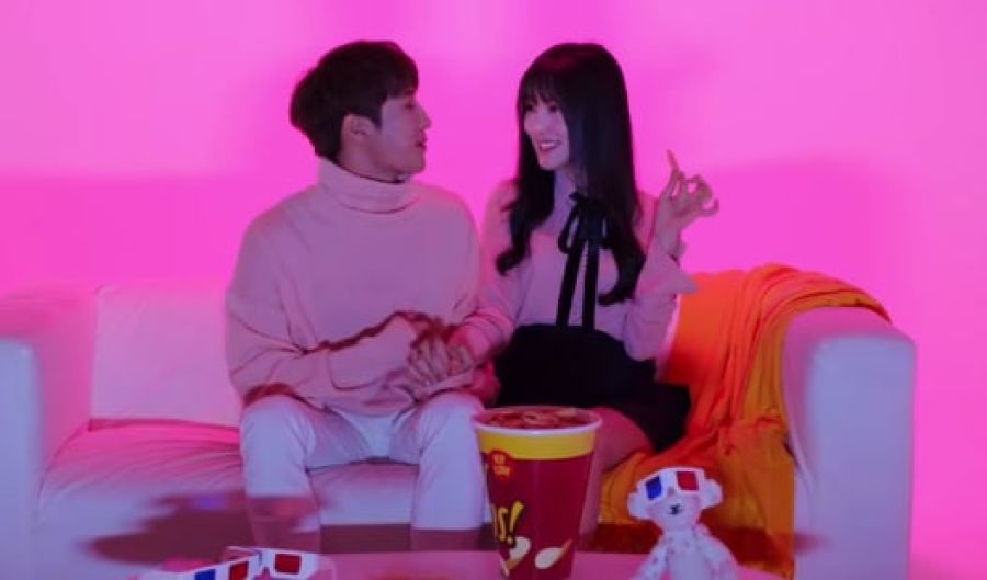 Yuju de GFRIEND et Jihoo d'IZ sont affectueux dans la vidéo musicale pour leur duo 