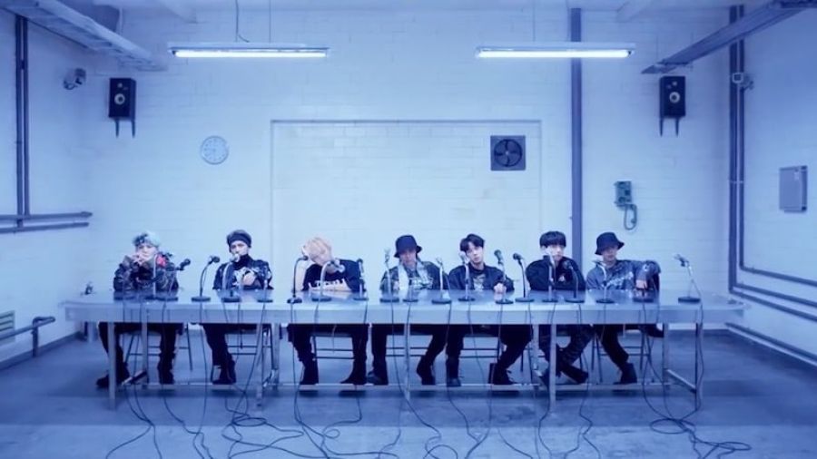 BTS établit un nouveau record en étant le premier groupe K-Pop à figurer sur la liste de chansons iTunes aux Etats-Unis avec le remix 