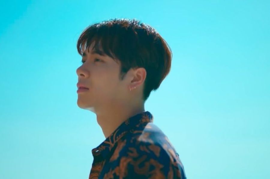 Jackson of GOT7 va un paradis romantique dans le MV de 