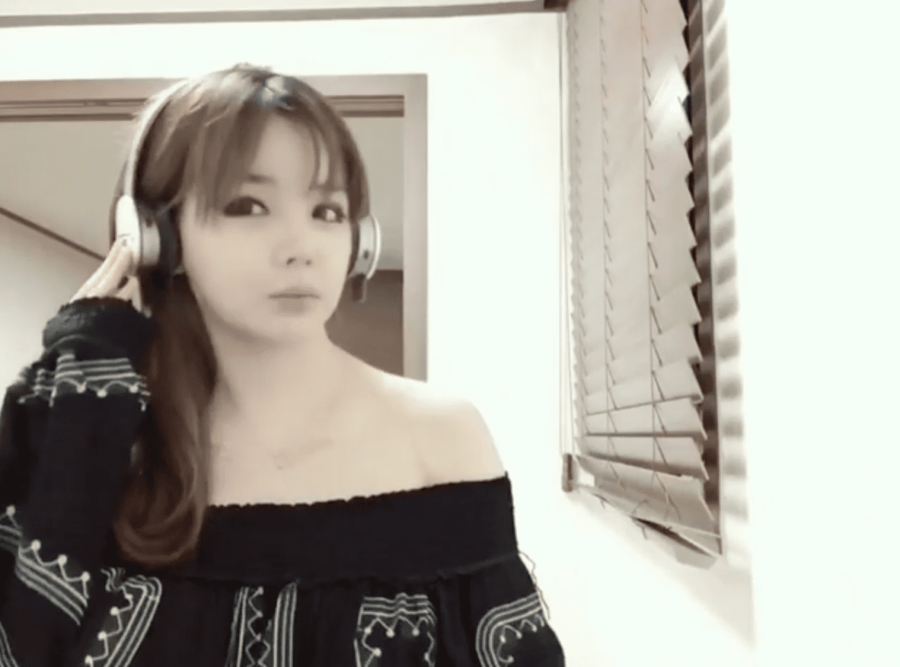 Park Bom révèle un autre indice possible d'un retour sur son compte Instagram