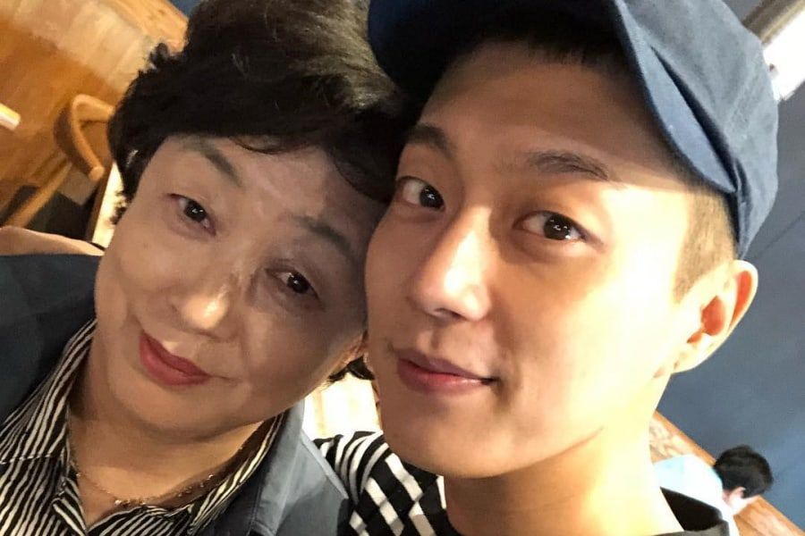 Yoon Doojoon de Highlight partage un dernier message avant de commencer son service militaire