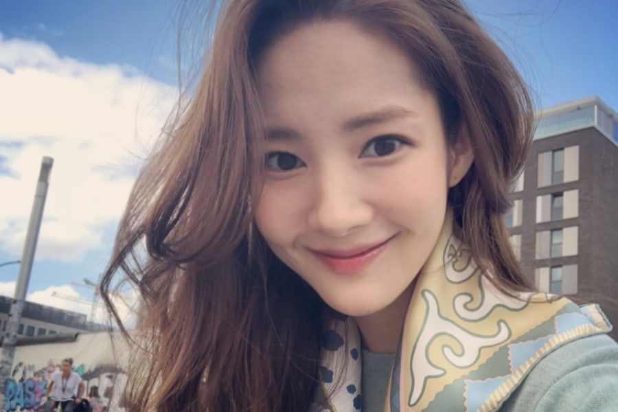 Park Min Young annonce ses projets pour sa première rencontre de fans depuis ses débuts