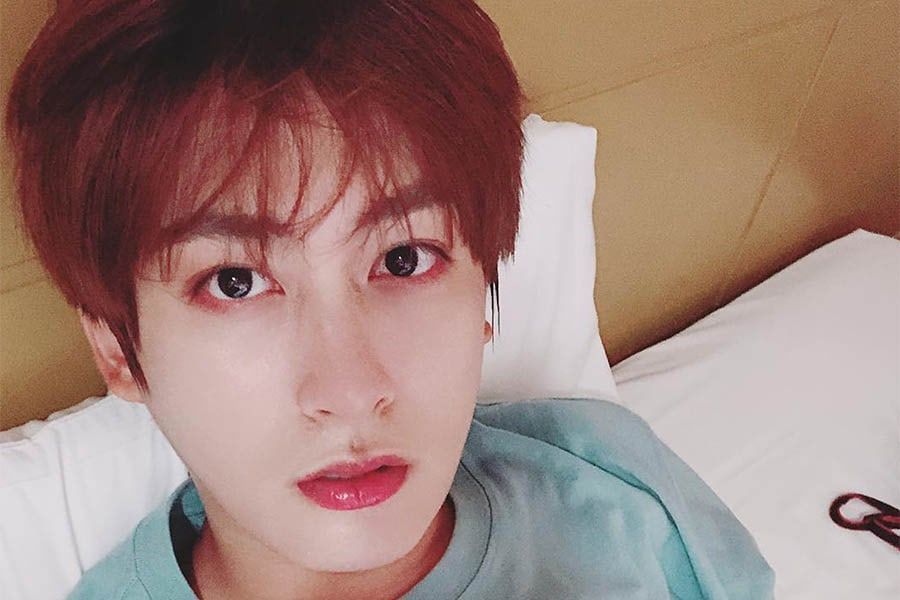 Jaehyo du Bloc B rassure les fans sur le fait qu'il est en sécurité après avoir été piégé par un typhon