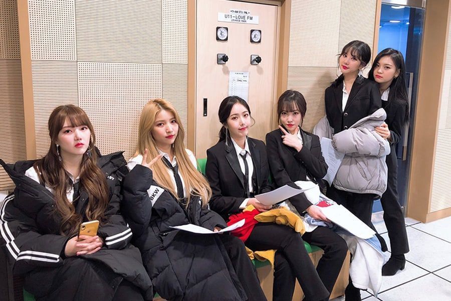 GFRIEND parle de ses diplômes à l'institut + Umji et SinB se souviennent de porter une perruque