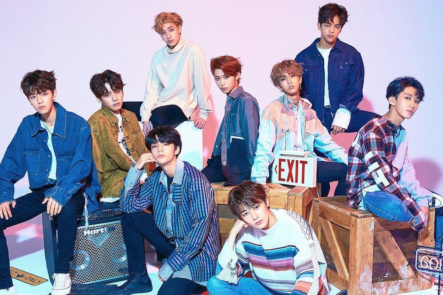 Stray Kids annonce de grands projets pour 2019, notamment une tournée mondiale, un projet de mixtape, etc.