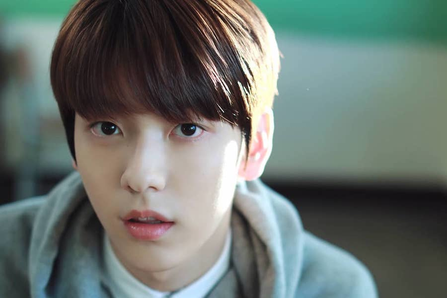 [Mise à jour] Le nouveau groupe Big Hit, TXT, révèle des scènes derrière les caméras de Soobin