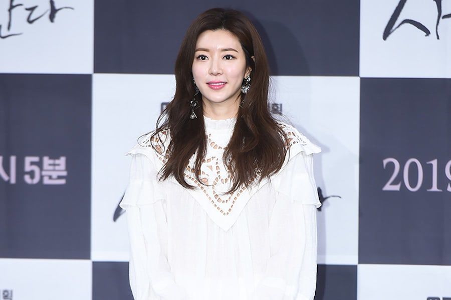 Park Han Byul assistera à un interrogatoire de la police au milieu des enquêtes de son mari et plus