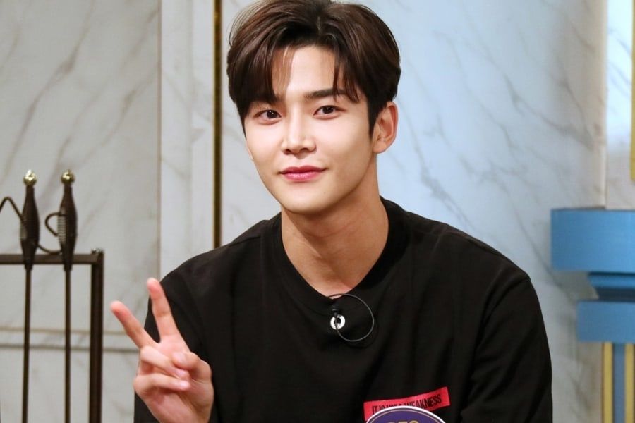 Rowoon de la SF9 explique pourquoi il est si bavard lors de la signature d'autographes