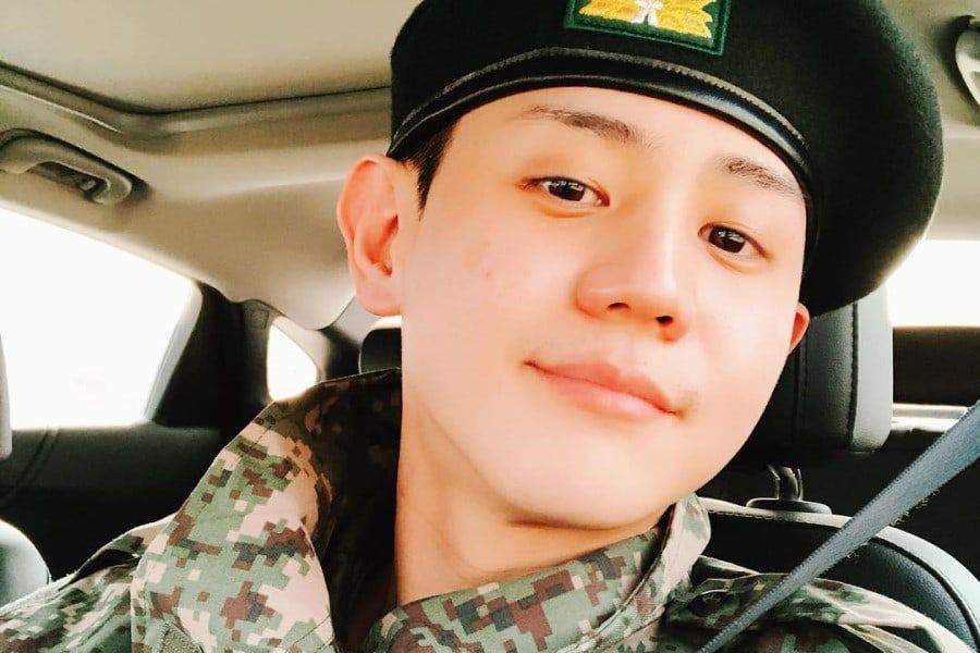 Yang Yoseob de Highlight écrit une lettre du service militaire à ses fans