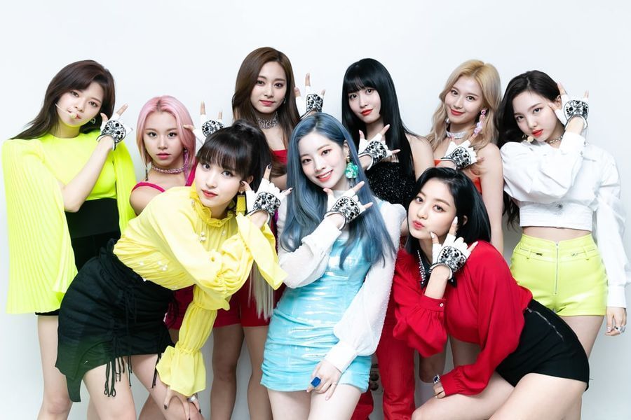 TWICE établit un nouveau record pour les groupes de filles en ventes d'albums dans la première semaine avec 