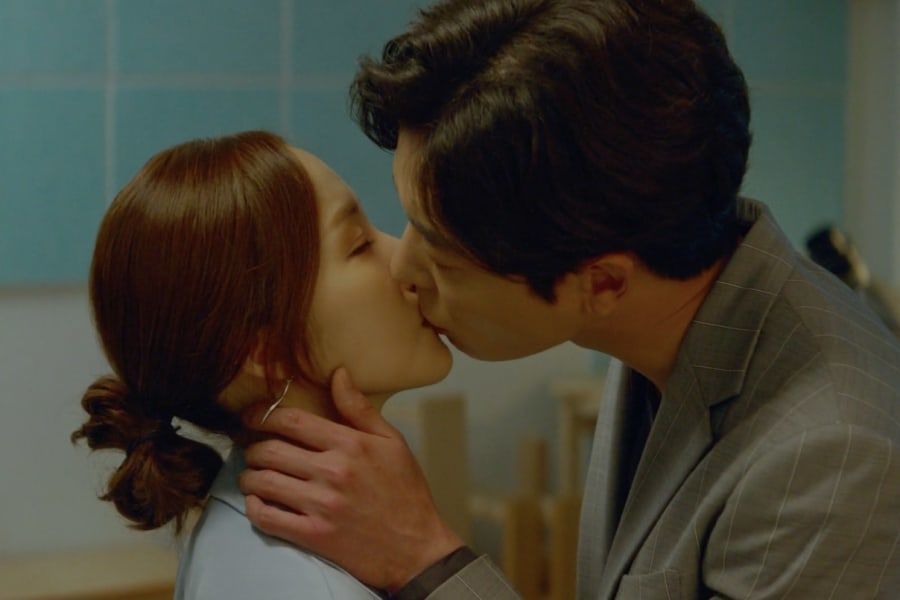 Le premier baiser de Park Min Young et de Kim Jae Wook en tant que couple royal augmente les cotes d'écoute de 