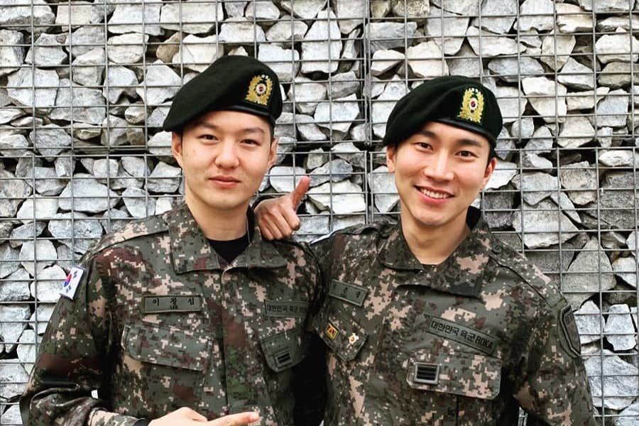 Changsub et Eunkwang du BTOB se rencontrent pendant une pause de l'armée