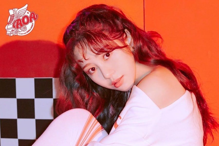 AOA annonce le départ de Mina du groupe et de FNC