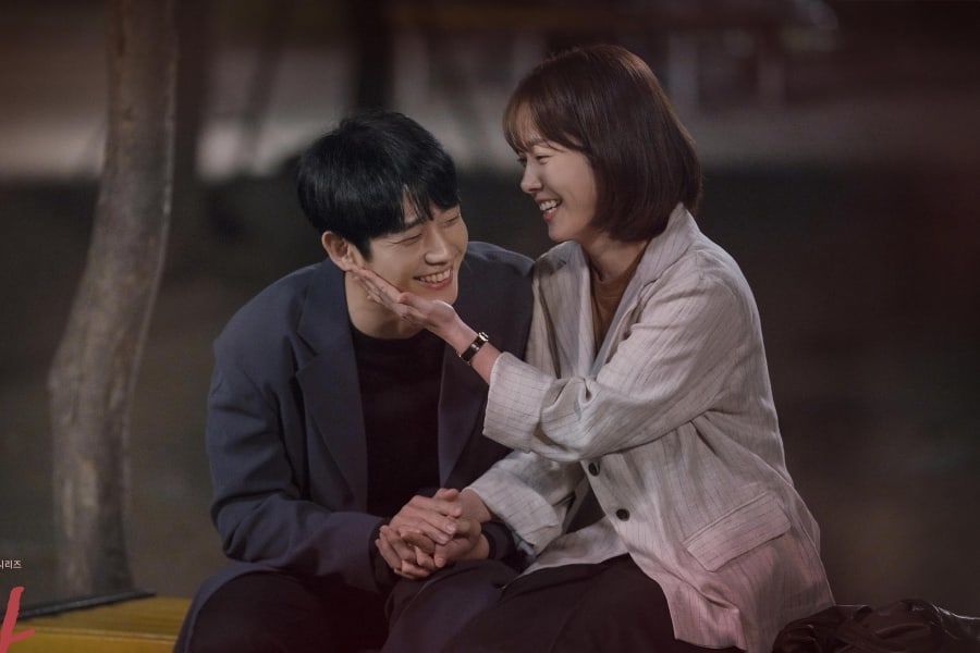 Jung Hae In et Han Ji Min deviennent intimes dans les nouvelles affiches du drame 