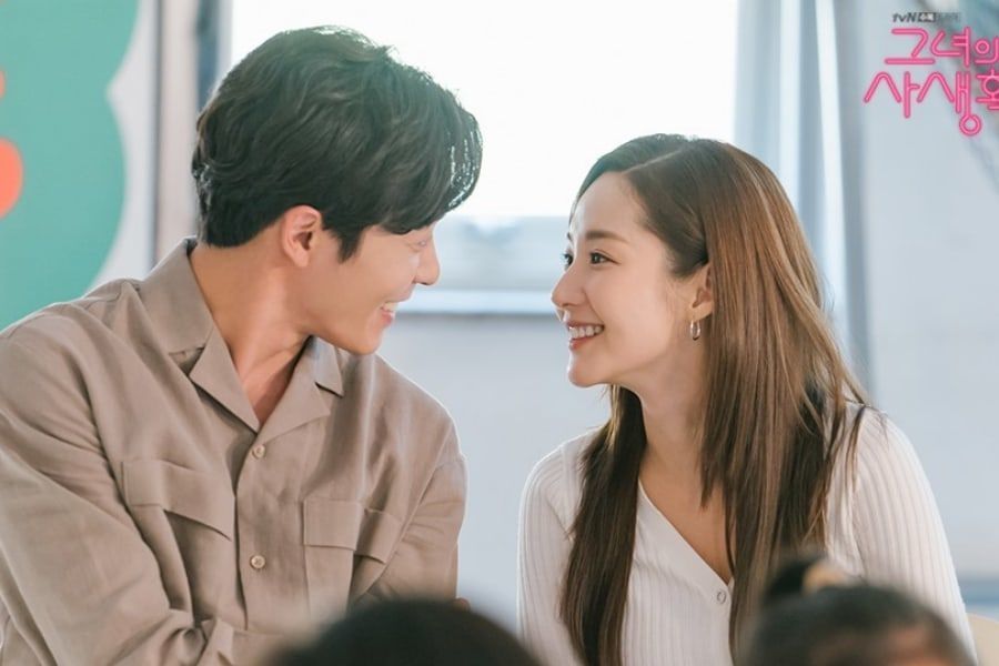 Kim Jae Wook et Park Min Young ressemblent à un vrai couple dans les coulisses de 