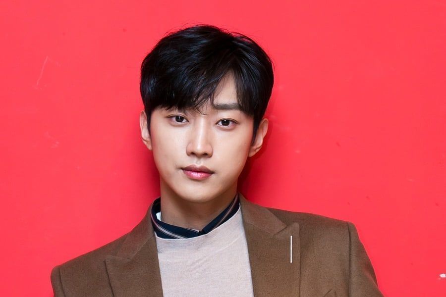 L'agence Jinyoung de B1A4 répond aux informations sur ses plans pour commencer le service militaire