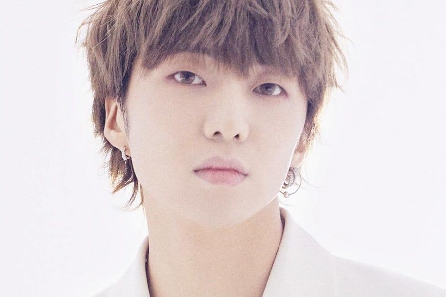 Kang Seung Yoon de WINNER emmené à l'hôpital pour avoir montré des symptômes de hernie discale + Le groupe annule son apparition dans 