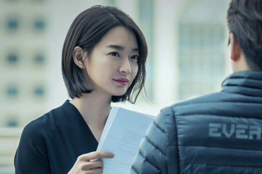 Shin Min Ah veut conquérir le monde dans de nouvelles images de drame