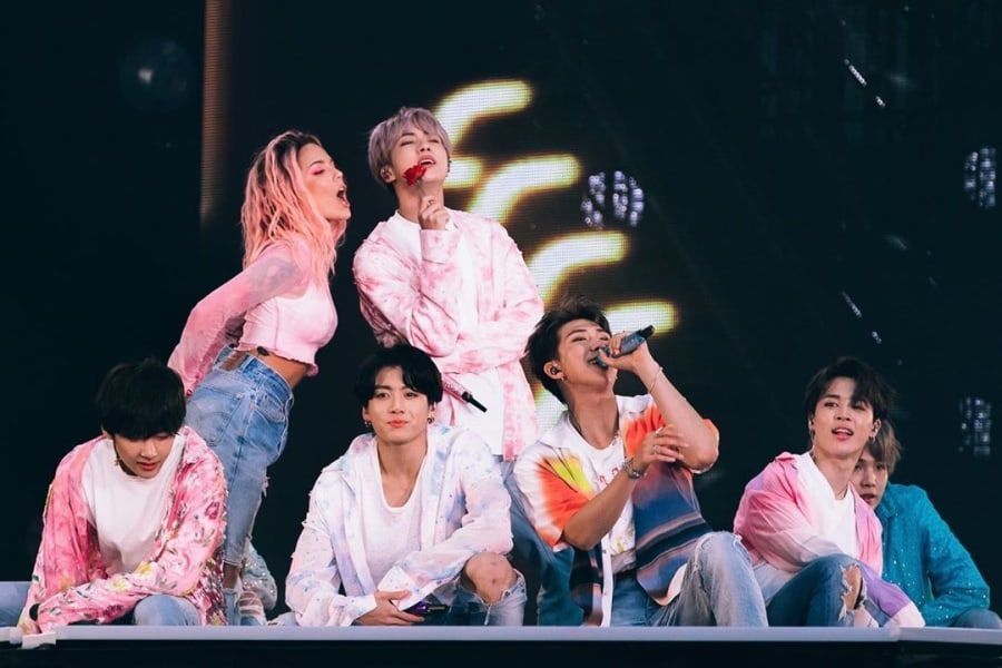 Halsey remercie la BTS de l'avoir invitée à faire une apparition surprise au concert de Paris