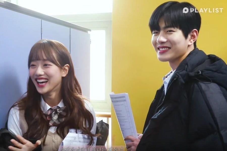 Naeun d'APRIL et Bomin de Golden Child sont adorablement embarrassés lors du tournage de la scène de baiser pour 