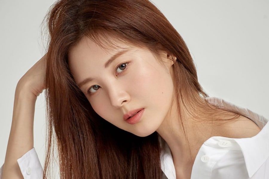 Seohyun of Girls 'Generation éblouit dans les nouvelles photos de profil publiées par l'agence