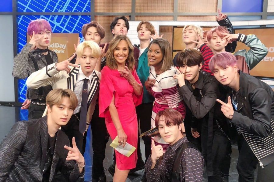 The Boyz se prépare pour ses débuts à la télévision américaine avec le nouveau présentateur des coulisses 