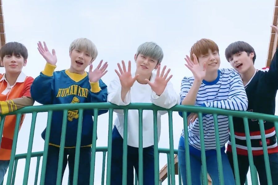 TXT s'amuse à l'étranger dans un selfie MV amusant pour 