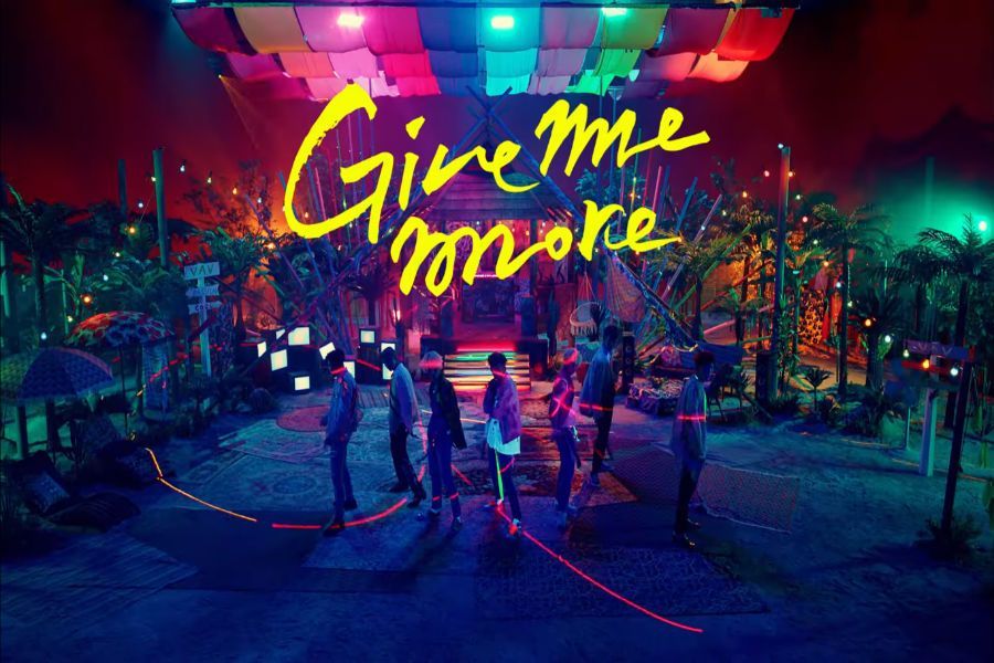 VAV lance MV pour 'Give Me More', un mélange de K-pop et de reggaeton avec De La Ghetto et Play-N-Skillz