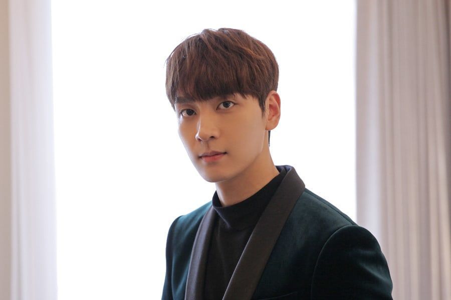 Choi Tae Joon a confirmé son engagement dans l'armée cette semaine