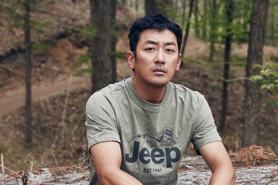 Ha Jung Woo attire l'attention en prenant les transports en commun pour rentrer chez lui après une réunion avec ses fans.