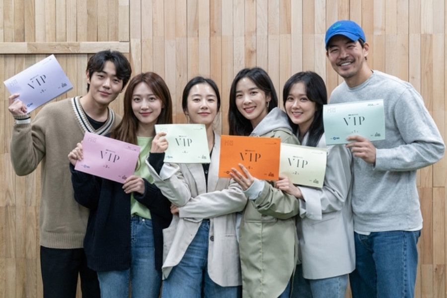 Jang Nara, Lee Sang Yoon et d'autres se rencontrent pour lire le script de 