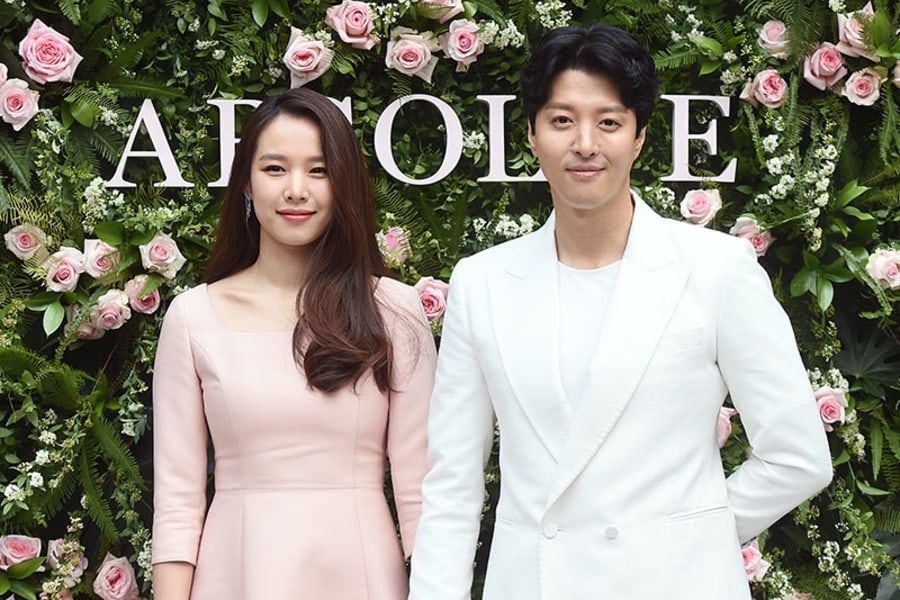 Lee Dong Gun exprime son soutien à son épouse Jo Yoon Hee et à son nouveau drame 