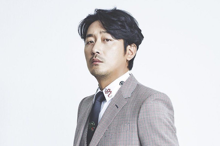 Il est révélé que Ha Jung Woo est l'artiste peintre présenté dans le dernier épisode de 