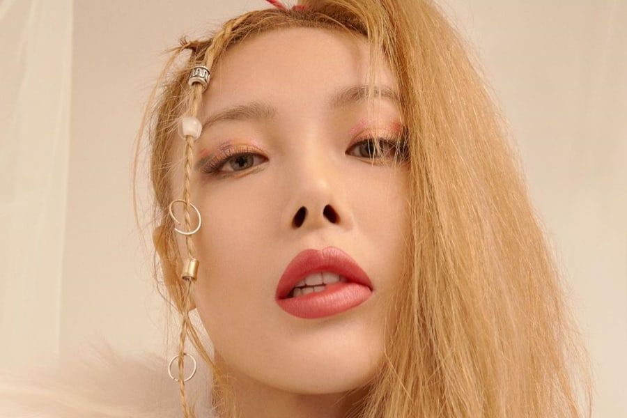 Yubin parle de la décision de Yoon Mi Rae de figurer dans sa chanson principale + de la réaction surprenante de Park Jin Young