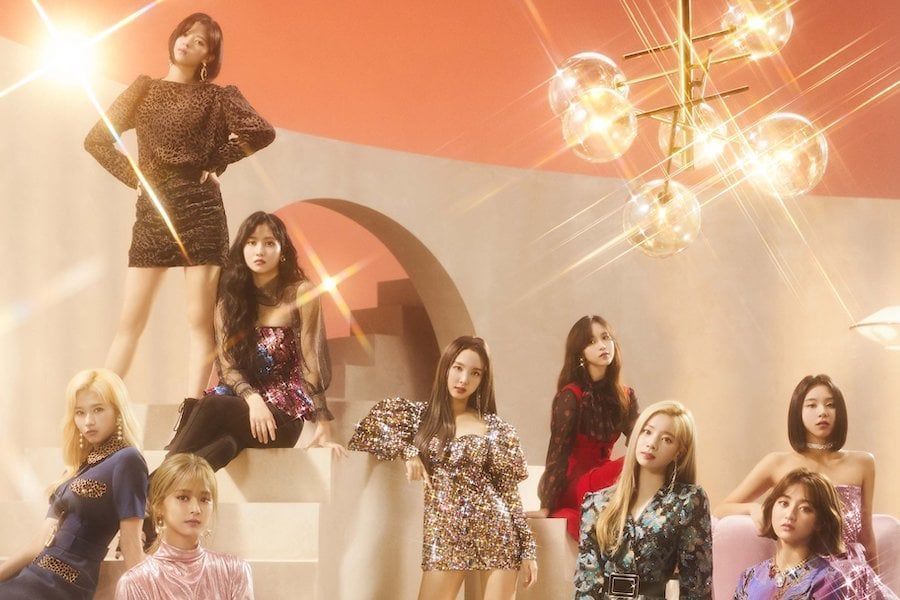 TWICE “& TWICE” obtient la première place du palmarès hebdomadaire des albums Oricon