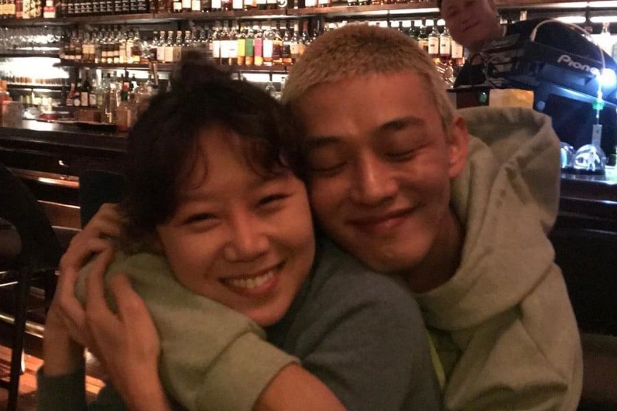 Gong Hyo Jin montre son soutien à son ami proche Yoo Ah In