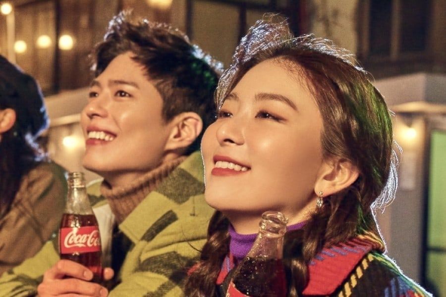 Park Bo Gum et Seulgi de Red Velvet choisis comme modèles pour la campagne du Nouvel An Coca-Cola Corée