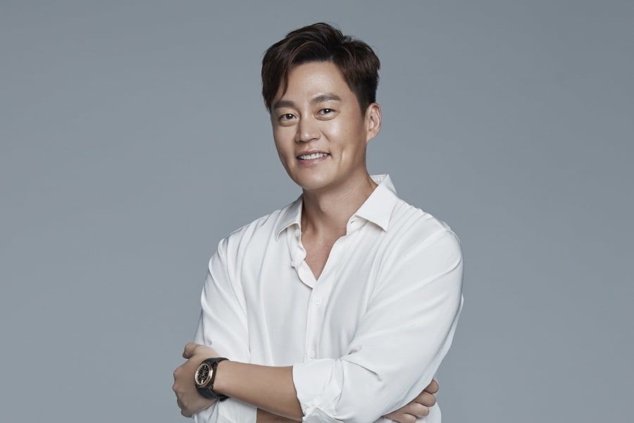 Lee Seo Jin donne le coup d'envoi de la nouvelle année avec un don + rejoint la communauté d'honneur de Community Chest Of Korea